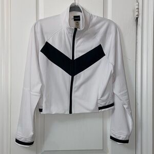 Back and white zipper sweater